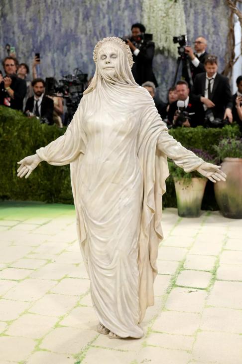 От Хайди Клум до Кэти Перри: самые безумные наряды Met Gala
От Хайди Клум до Кэти Перри: самые безумные наряды Met Gala