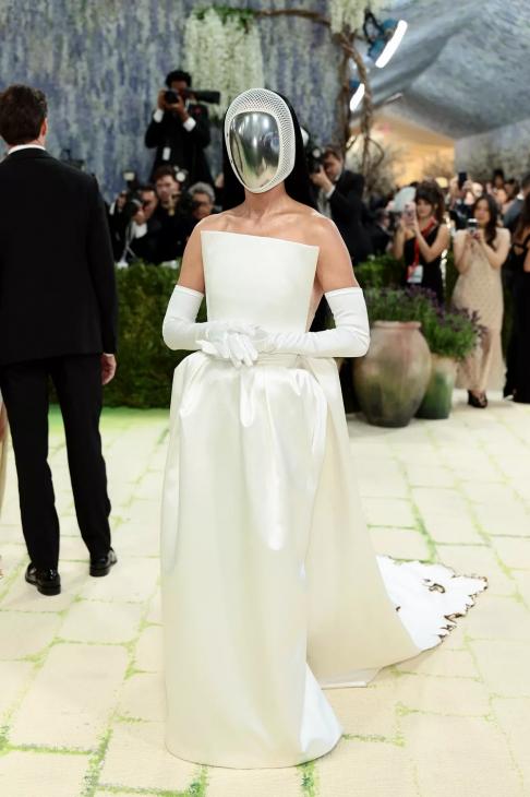 От Хайди Клум до Кэти Перри: самые безумные наряды Met Gala
От Хайди Клум до Кэти Перри: самые безумные наряды Met Gala