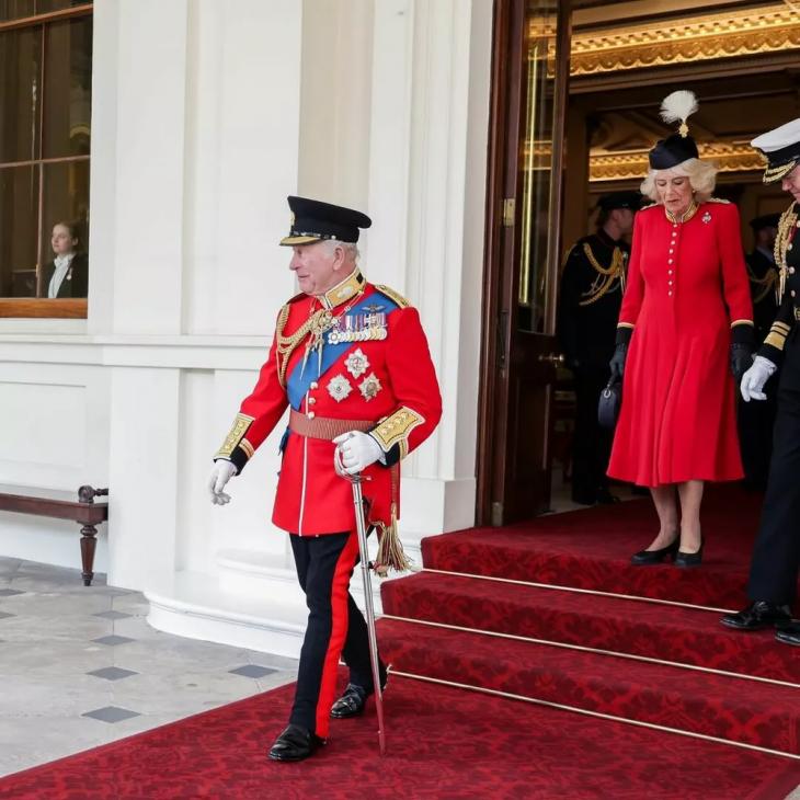 
                Король Карл III, королева Камилла и Кейт Миддлтон: яркие моменты парада Trooping the Colour            