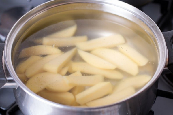 Все променяли картофель фри и пюре на это блюдо: редкий рецепт без возни Все променяли картофель фри и пюре на это блюдо: редкий рецепт без возни