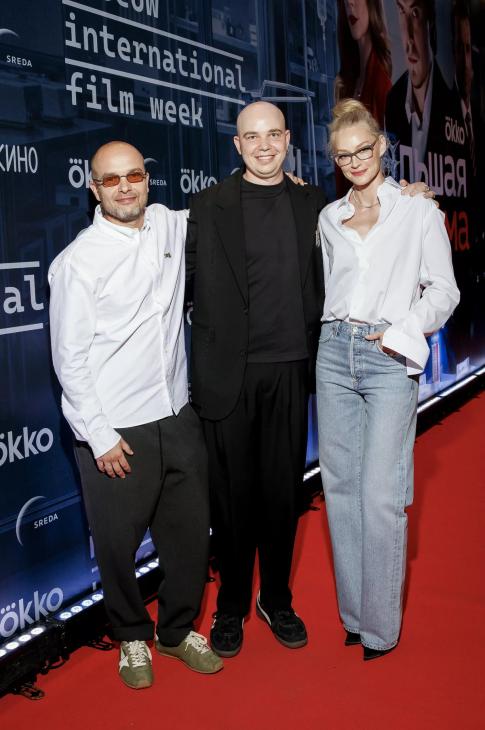 Светлана Ходченкова, Игорь Гордин и другие звёзды на премьере «Большой фармы»
Светлана Ходченкова, Игорь Гордин и другие звёзды на премьере «Большой фармы»