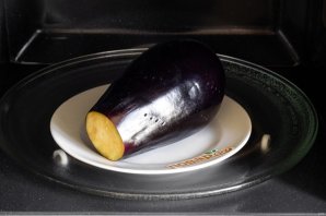 Баклажаны в микроволновке Баклажаны в микроволновке