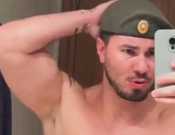 Сергей Хорошев жалеет о том, что приехал домой без Жени Дорожкиной Сергей Хорошев жалеет о том, что приехал домой без Жени Дорожкиной