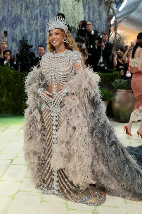 От Хайди Клум до Кэти Перри: самые безумные наряды Met Gala
От Хайди Клум до Кэти Перри: самые безумные наряды Met Gala