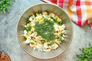 Крабовый салат с кукурузой Крабовый салат с кукурузой