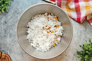 Крабовый салат с кукурузой Крабовый салат с кукурузой