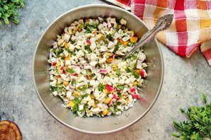 Крабовый салат с кукурузой Крабовый салат с кукурузой