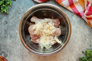 Куриные голени с картофелем Куриные голени с картофелем