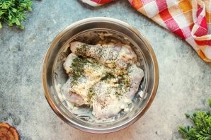 Куриные голени с картофелем Куриные голени с картофелем