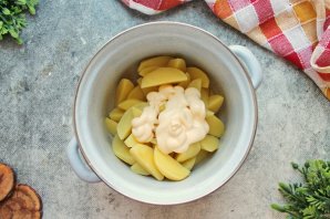 Куриные голени с картофелем Куриные голени с картофелем
