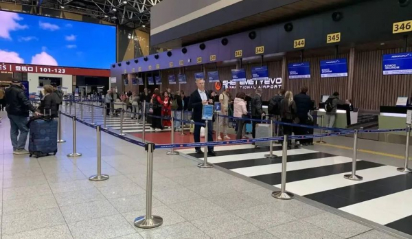 В аэропортах Москвы ночной «ковер» задержал более 300 рейсов, а 200 отменил В аэропортах Москвы ночной «ковер» задержал более 300 рейсов, а 200 отменил