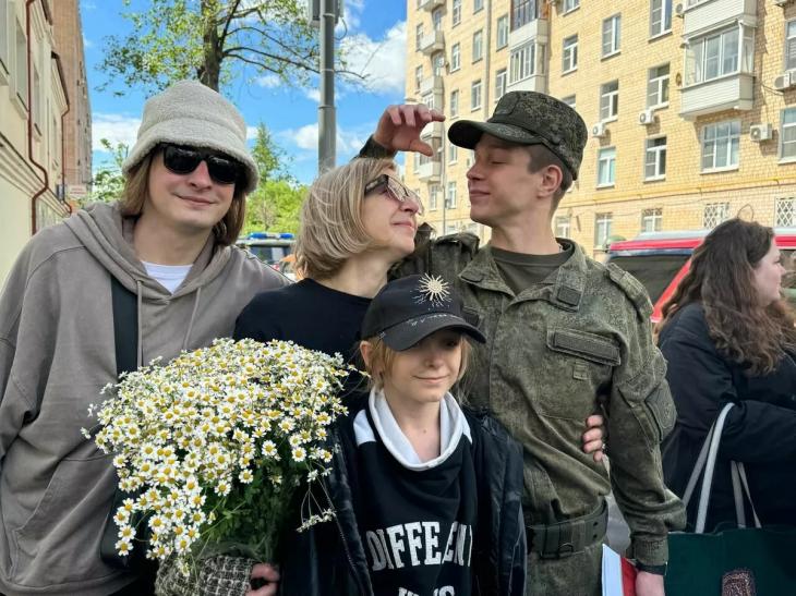 Глеб Калюжный вернулся из армии – первый комментарий
Глеб Калюжный вернулся из армии – первый комментарий