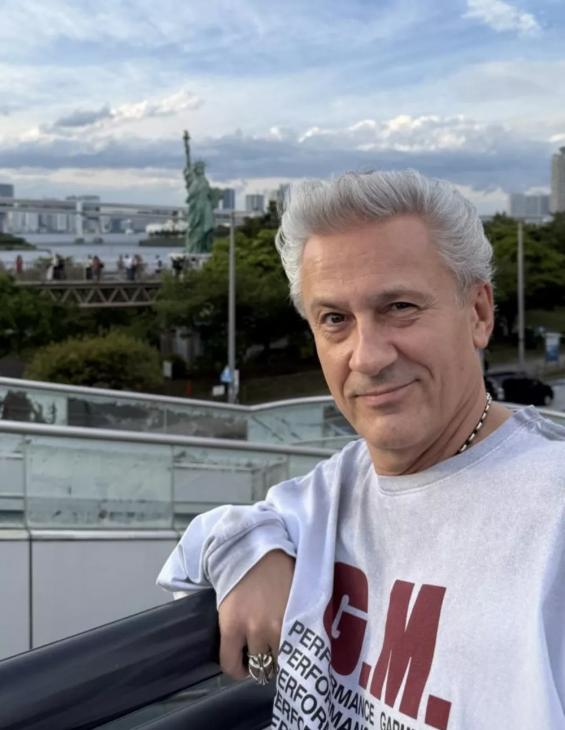 Олег Меньшиков отдыхает с женой в Японии
Олег Меньшиков отдыхает с женой в Японии