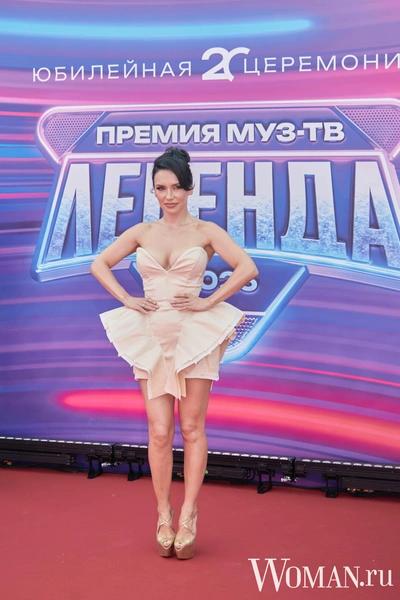 Самые обсуждаемые образы звезд на «Премии МУЗ-ТВ»: модные взлеты и падения Самые обсуждаемые образы звезд на «Премии МУЗ-ТВ»: модные взлеты и падения