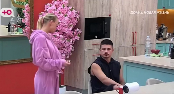 Кристина Лясковец возмущена тем, что Рахимова называется её "мамочкой" Гуранды Кристина Лясковец возмущена тем, что Рахимова называется её "мамочкой" Гуранды