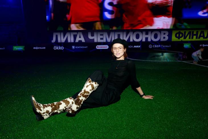 Дмитрий Чеботарев и Елизавета Климова, Анна Седокова, Яна Чурикова и другие звездные болельщики на спецпоказе Лиги чемпионов
Дмитрий Чеботарев и Елизавета Климова, Анна Седокова, Яна Чурикова и другие звездные болельщики на спецпоказе Лиги чемпионов