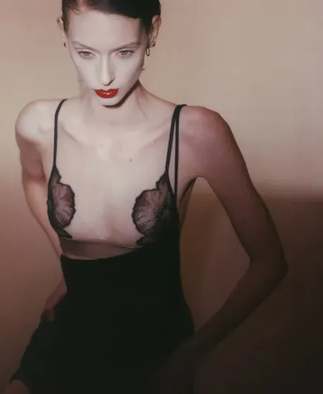 Прекрасная Lauren De Graaf.