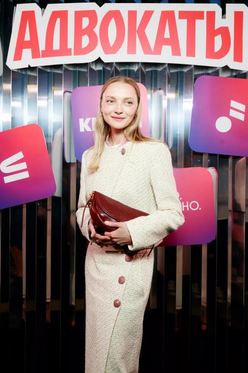 Екатерина Вилкова, Аглая Тарасова, Иван Добронравов и другие на премьере сериала "Адвокаты"
Екатерина Вилкова, Аглая Тарасова, Иван Добронравов и другие на премьере сериала "Адвокаты"