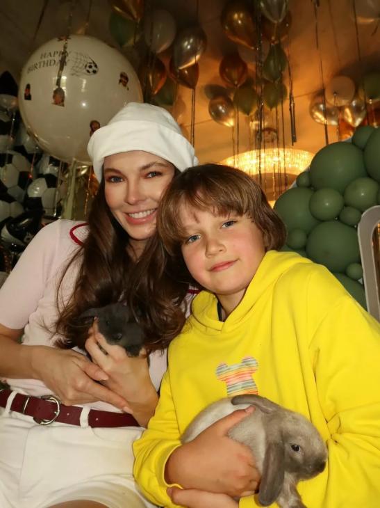 Наташа Бардо и Марюс Вайсберг с размахом отметили 10-летие единственного сына
Наташа Бардо и Марюс Вайсберг с размахом отметили 10-летие единственного сына