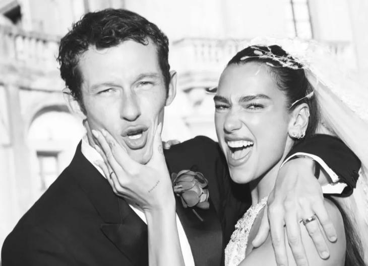 Платье Chanel и шестиметровая фата: Дуа Липа поделилась официальными снимками со свадьбы в Сицилии
Платье Chanel и шестиметровая фата: Дуа Липа поделилась официальными снимками со свадьбы в Сицилии