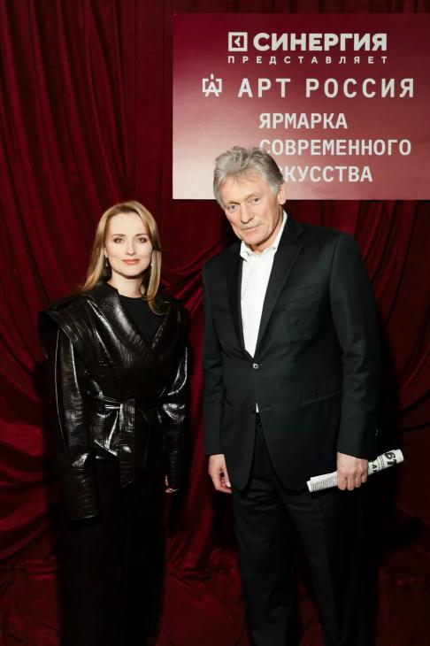 Филипп Киркоров, Аркадий Новиков и Евгений Писарев: первые гости ярмарки современного искусства "Арт Россия"
Филипп Киркоров, Аркадий Новиков и Евгений Писарев: первые гости ярмарки современного искусства "Арт Россия"