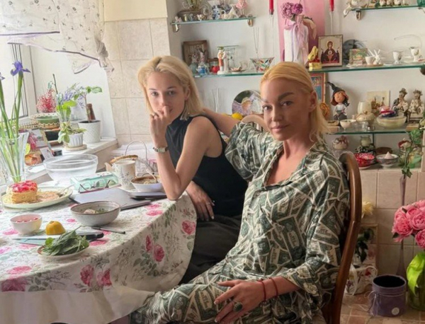 Анастасия Волочкова помирилась с дочерью и зятем Анастасия Волочкова помирилась с дочерью и зятем