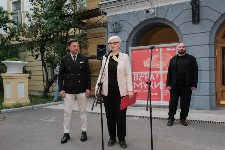 
                Культовая ретроспектива: как прошло открытие выставки "Вера Мухина: диалоги, грани"            