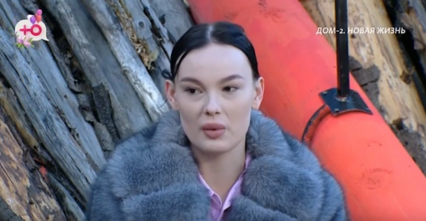 Карина Тетуева улетела домой, не прощаясь с подругами