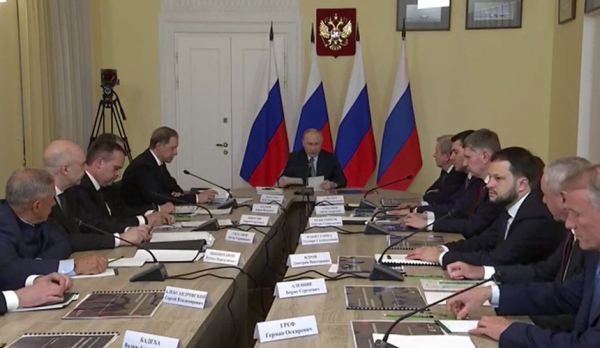 Путин: российские авиакомпании должны летать на отечественных самолетах