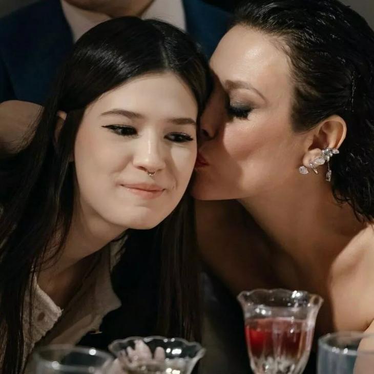 
                Как выглядит 18-летняя дочь Екатерины Волковой            