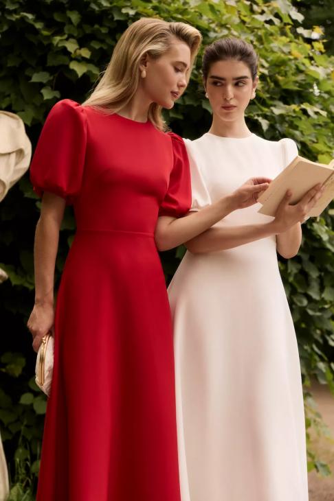 
                От очков авторства Антона Беляева до костюмов для яхт: дайджест fashion-новостей            