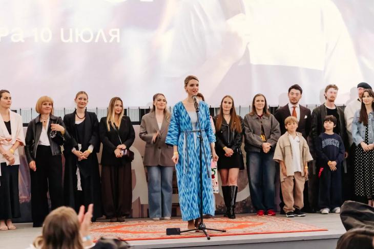 Ирина Горбачева, Юлия Топольницкая, Аскар Ильясов с семьей и другие звезды на премьере сериала “Паша”
Ирина Горбачева, Юлия Топольницкая, Аскар Ильясов с семьей и другие звезды на премьере сериала “Паша”