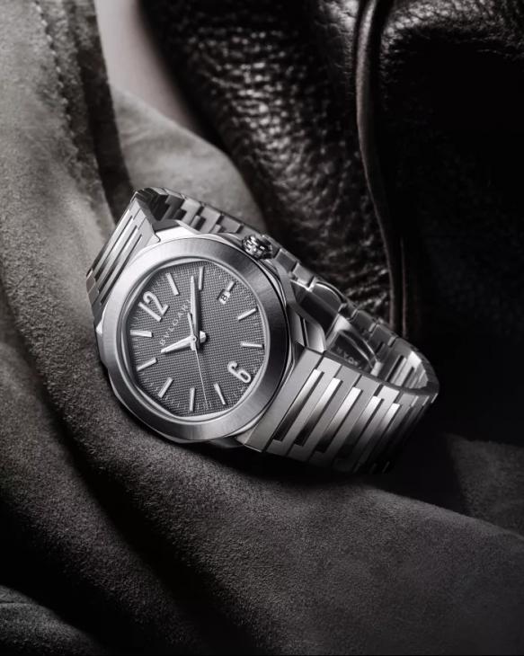 
                Bvlgari представил новые часы с автоподзаводом, хронограф и модели с турбийоном в коллекции Octo            