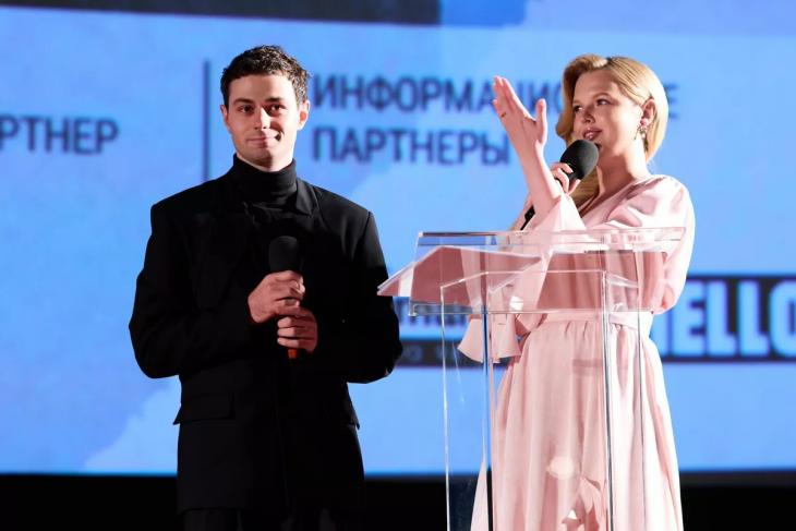 Елена Лядова, Михаил Тройник, Маруся Фомина, Стася Толстая и другие звезды на закрытии кинофестиваля "Сделано женщинами"
Елена Лядова, Михаил Тройник, Маруся Фомина, Стася Толстая и другие звезды на закрытии кинофестиваля "Сделано женщинами"