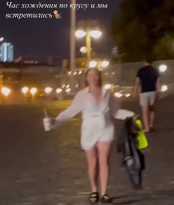 Галина Маковская и Лиана Евсюкова потерялись на Красной площади в Москве Галина Маковская и Лиана Евсюкова потерялись на Красной площади в Москве