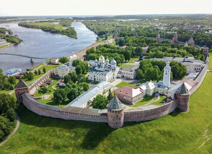 
                Пять причин приехать в Великий Новгород в конце мая            