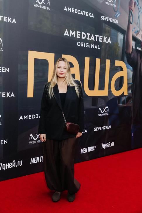 Ирина Горбачева, Юлия Топольницкая, Аскар Ильясов с семьей и другие звезды на премьере сериала “Паша”
Ирина Горбачева, Юлия Топольницкая, Аскар Ильясов с семьей и другие звезды на премьере сериала “Паша”