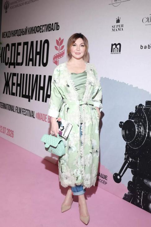 
                Елена Лядова, Маруся Фомина и другие на открытии первого кинофестиваля "Сделано женщинами"            