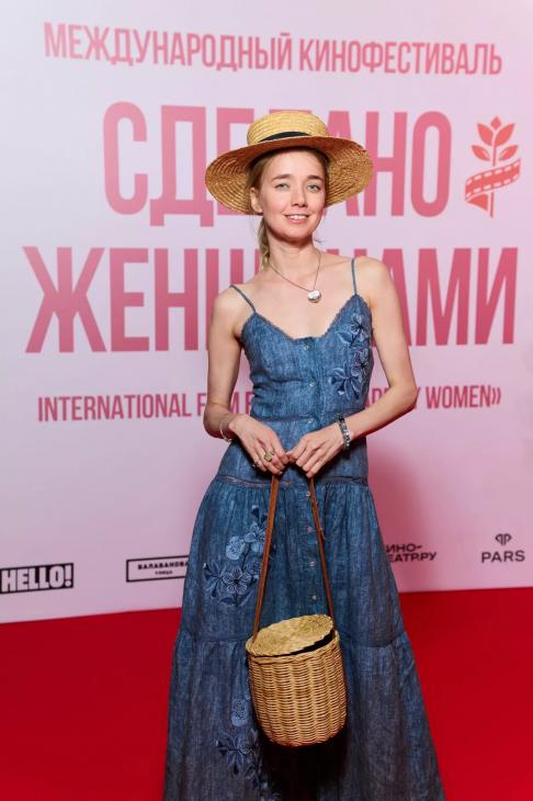 Елена Лядова, Михаил Тройник, Маруся Фомина, Стася Толстая и другие звезды на закрытии кинофестиваля "Сделано женщинами"
Елена Лядова, Михаил Тройник, Маруся Фомина, Стася Толстая и другие звезды на закрытии кинофестиваля "Сделано женщинами"