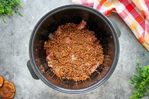 Гречка с тушенкой в мультиварке Гречка с тушенкой в мультиварке
