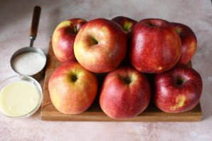 Яблочное пюре "Неженка" Яблочное пюре "Неженка"