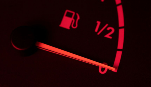 Кто сможет спасти туристов, заглохнувших без бензина на трассе М-4 Кто сможет спасти туристов, заглохнувших без бензина на трассе М-4