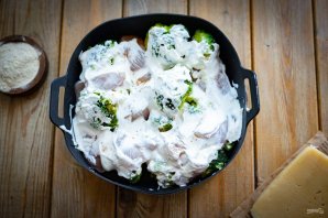 Курица с брокколи в духовке Курица с брокколи в духовке