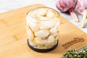 Маринованные зубчики чеснока Маринованные зубчики чеснока