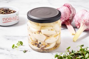 Маринованные зубчики чеснока Маринованные зубчики чеснока
