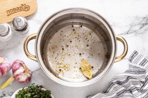 Маринованные зубчики чеснока Маринованные зубчики чеснока