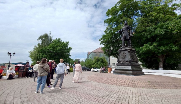 Туристы ломают голову, как вернуться в Москву из Калининграда