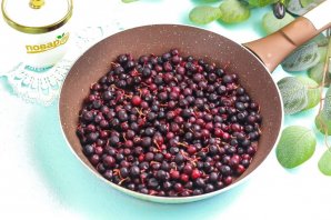 Варенье из смородины на сковороде Варенье из смородины на сковороде