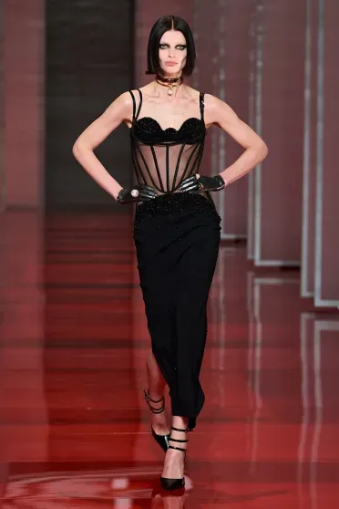 Versace Fall/Winter 2022-2023, Prêt-à-Porter | Ready-to-Wear Versace Fall/Winter 2022-2023, Prêt-à-Porter | Ready-to-Wear