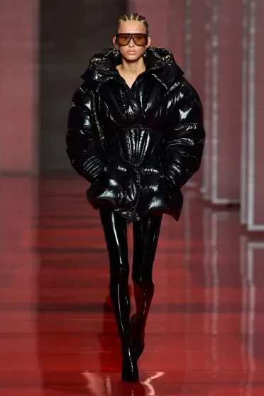 Versace Fall/Winter 2022-2023, Prêt-à-Porter | Ready-to-Wear Versace Fall/Winter 2022-2023, Prêt-à-Porter | Ready-to-Wear